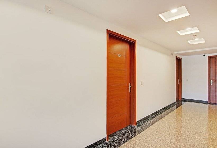 호텔 Treebo Aviraj Inn