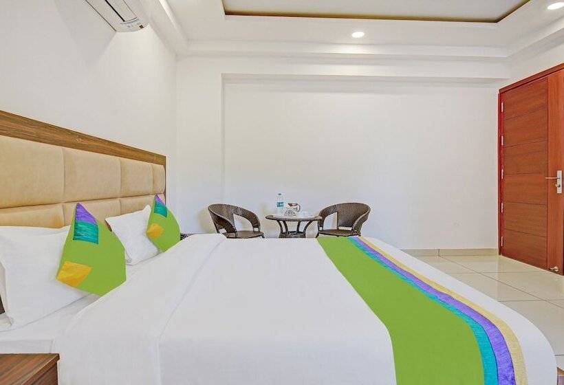 호텔 Treebo Aviraj Inn