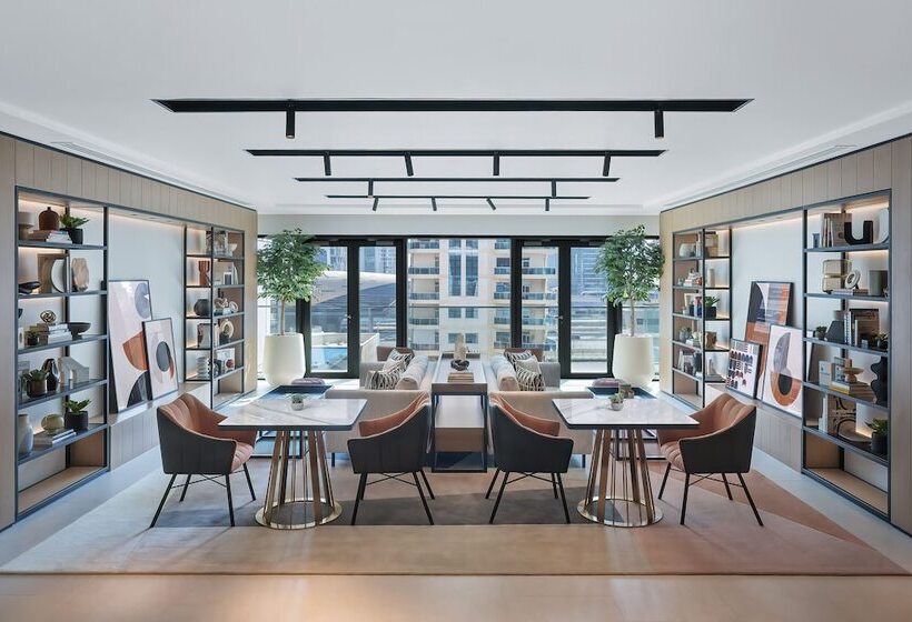 ホテル Vida Dubai Marina & Yacht Club