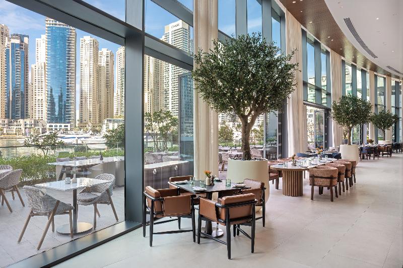 ホテル Vida Dubai Marina & Yacht Club