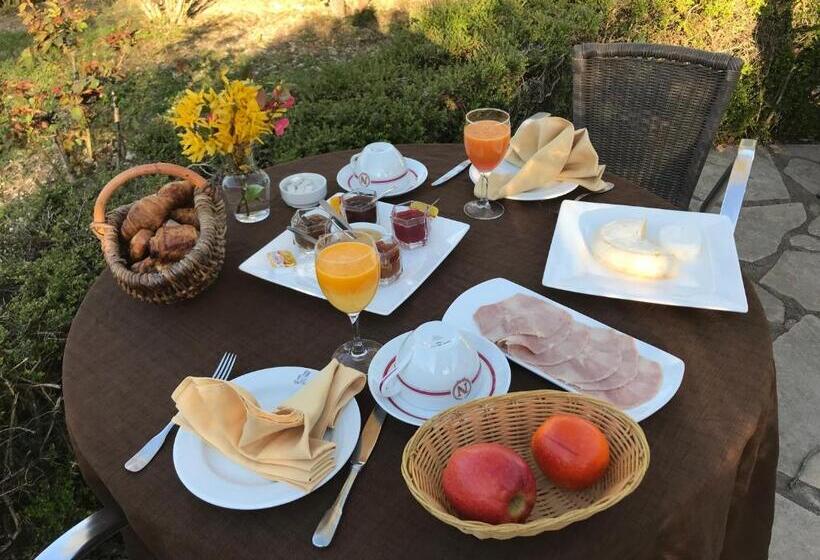 بنسيون La Clue/ Le Jas Du Ventoux
