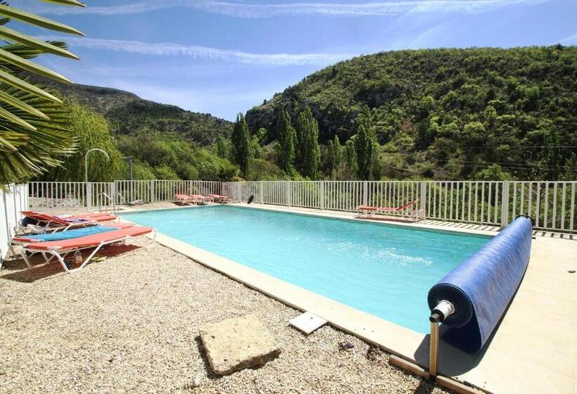 بنسيون La Clue/ Le Jas Du Ventoux