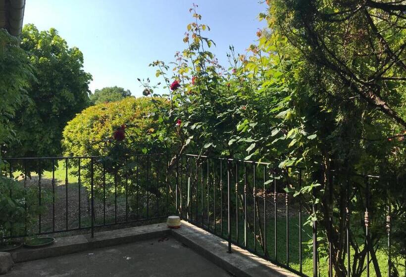 بنسيون La Clue/ Le Jas Du Ventoux