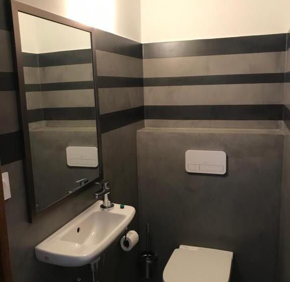 بنسيون La Clue/ Le Jas Du Ventoux