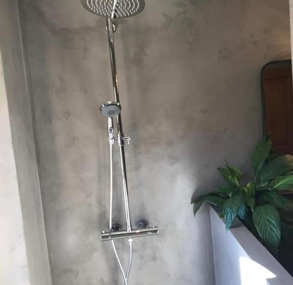 بنسيون La Clue/ Le Jas Du Ventoux