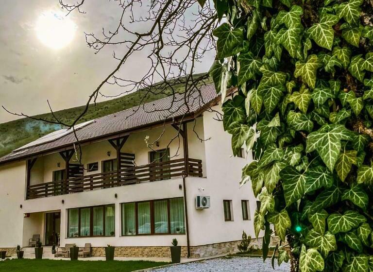 Pensiunea An De An Remeti