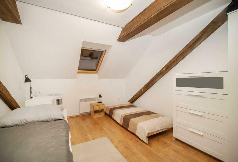 Szobi Malomkert Lovarda