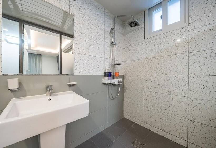 Chuncheon Bomnae Motel