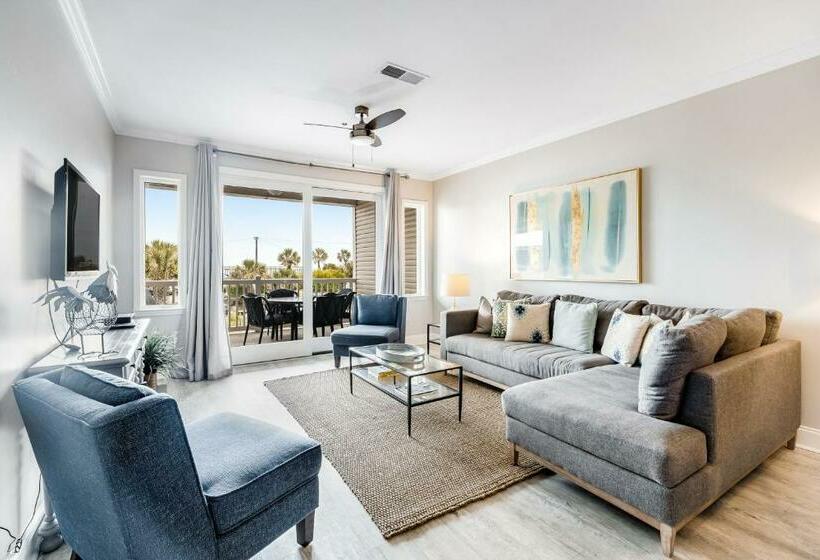 فندق 114 West Arctic