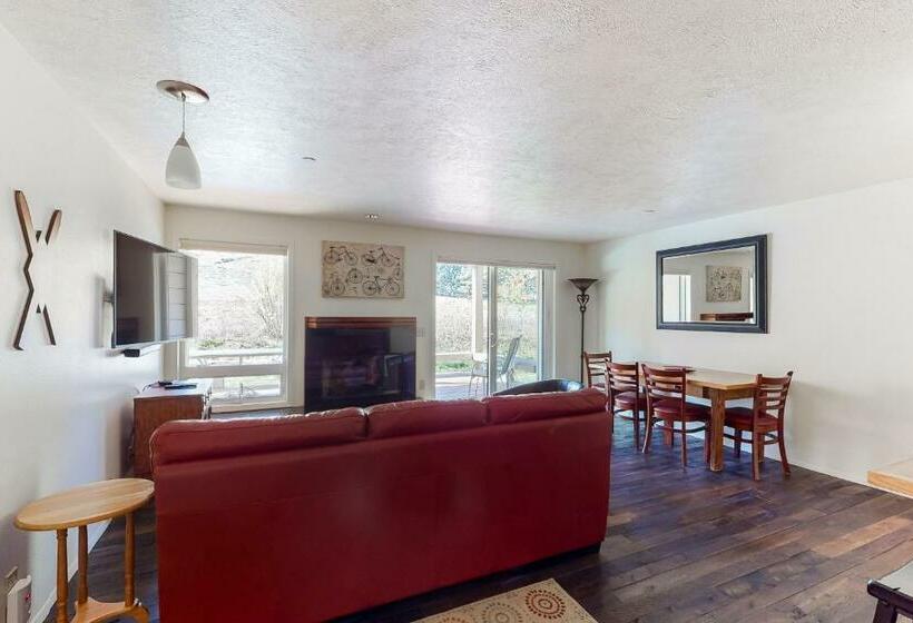 בית מלון כפרי 2498 Indian Springs