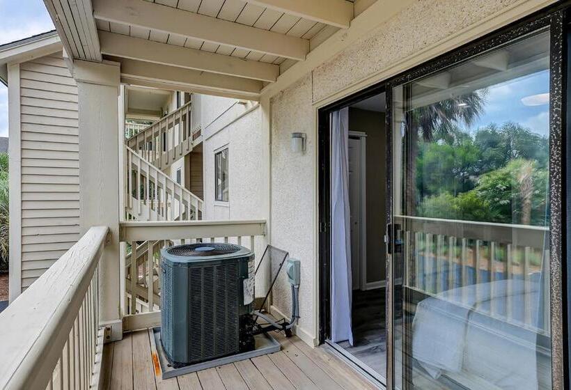 Отель Bend In The Road 2003