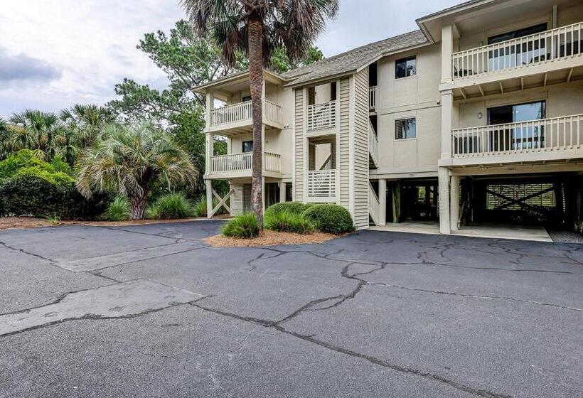 Отель Bend In The Road 2003