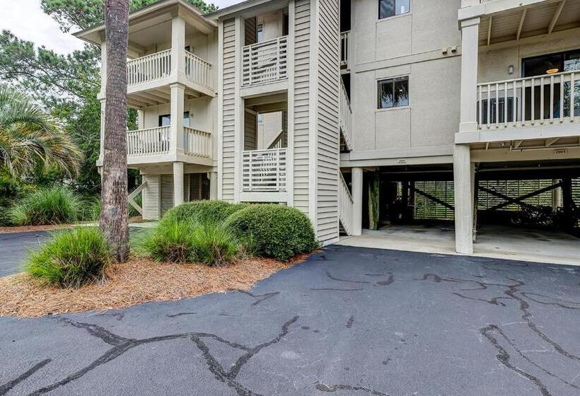 Отель Bend In The Road 2003