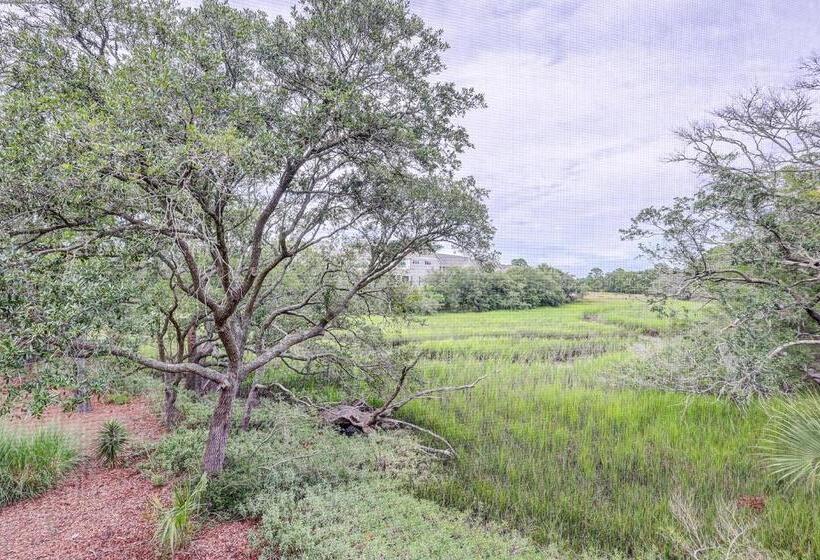 Отель Bend In The Road 2003