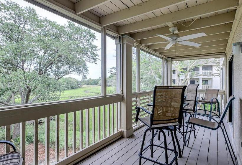 Отель Bend In The Road 2003