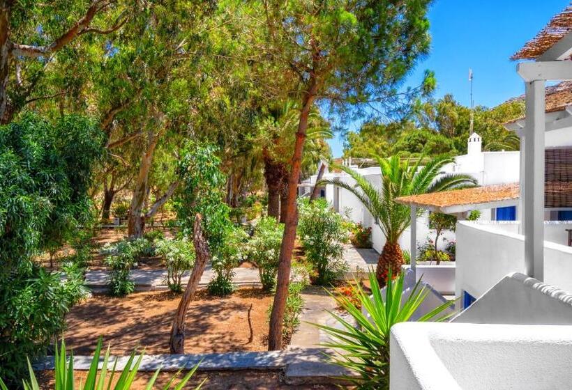 בית מלון כפרי Coralli Seaside Resort