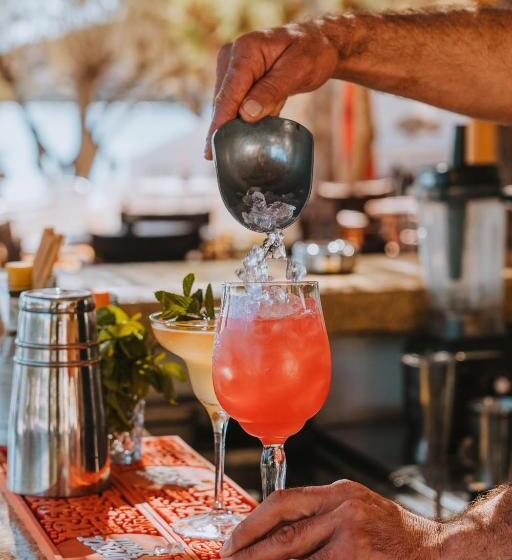 בית מלון כפרי Coralli Seaside Resort