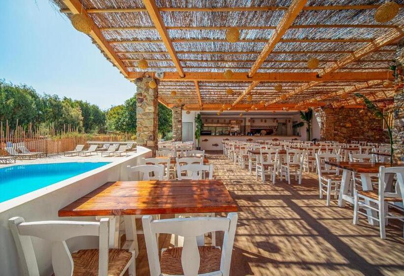 בית מלון כפרי Coralli Seaside Resort