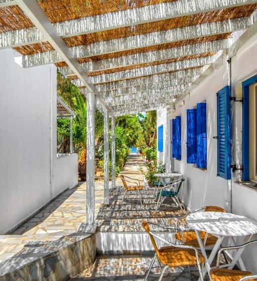 בית מלון כפרי Coralli Seaside Resort