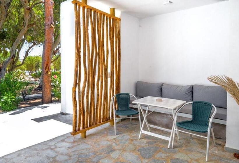 בית מלון כפרי Coralli Seaside Resort