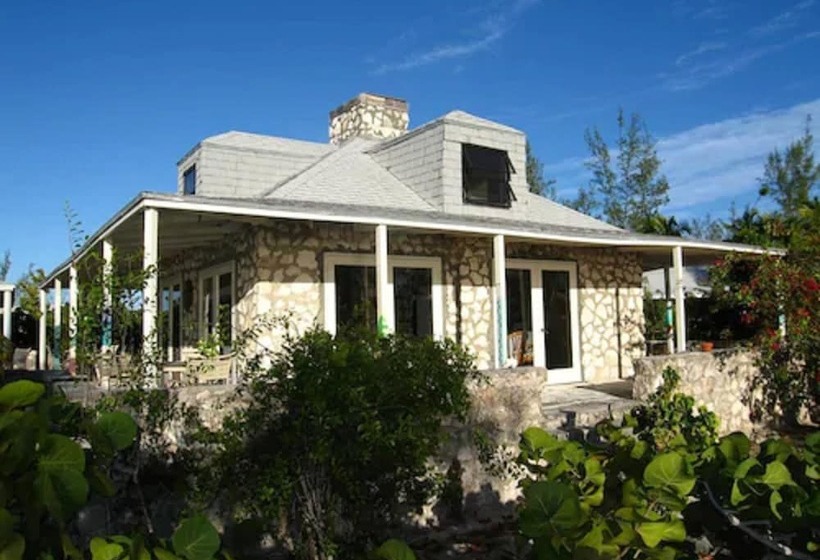 בית מלון כפרי Fernandez Bay Village