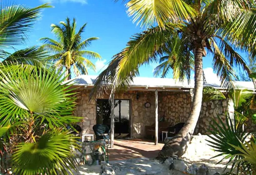 בית מלון כפרי Fernandez Bay Village