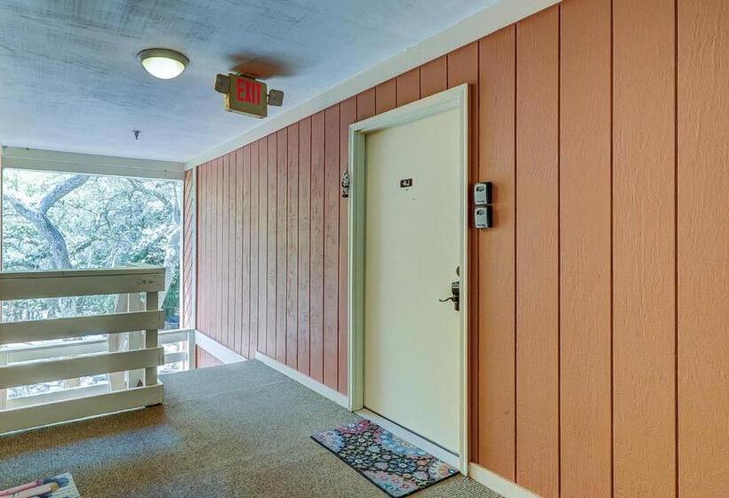 Отель Fiddlers Cove 22j