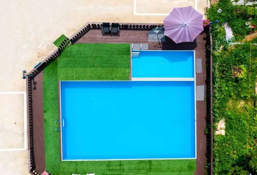 בית מלון כפרי Ganghwado Noeul Spa Pension