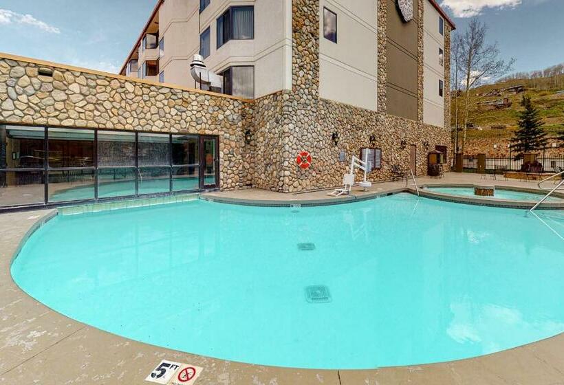 בית מלון כפרי Grand Lodge 369