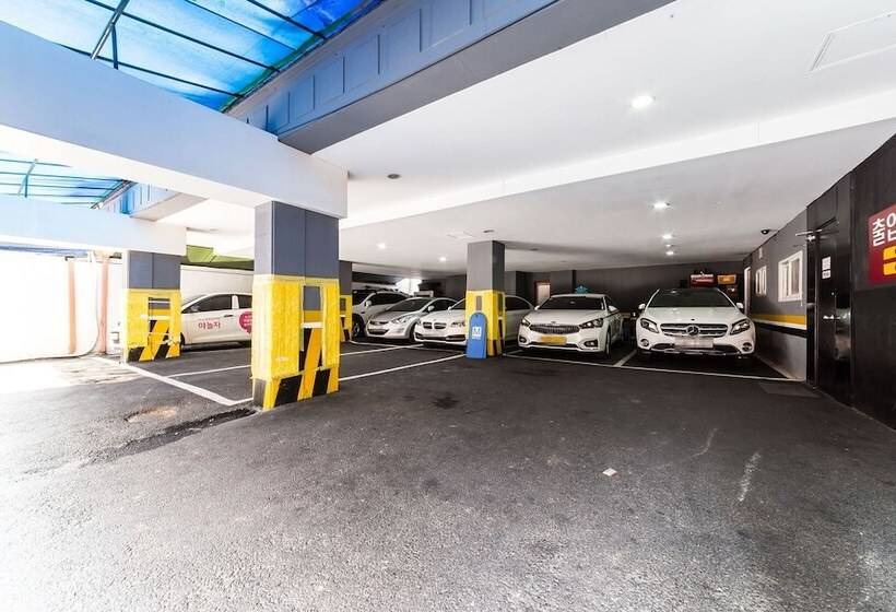 בית מלון כפרי Guri M