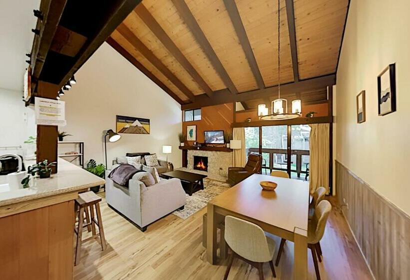 Отель Lakeland Village Resort 485