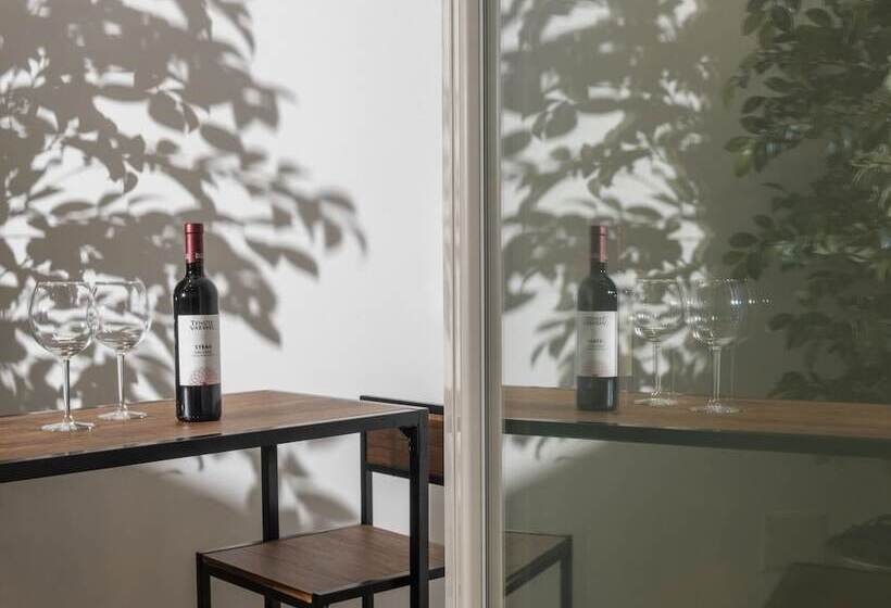 Отель Liolá Cefalù