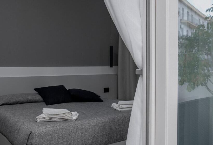 Отель Liolá Cefalù