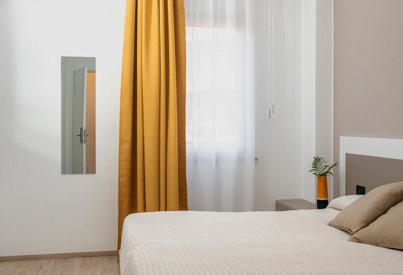 Отель Liolá Cefalù