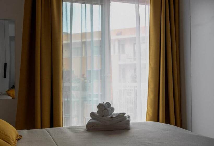 Отель Liolá Cefalù