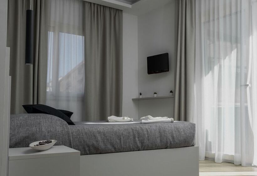 Отель Liolá Cefalù