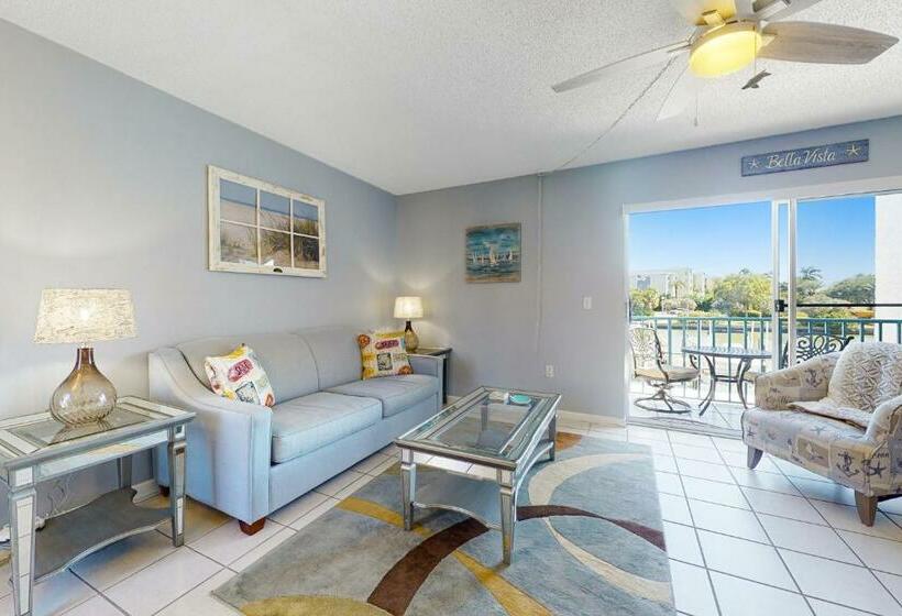 בית מלון כפרי Madeira Beach Yacht Club 329h