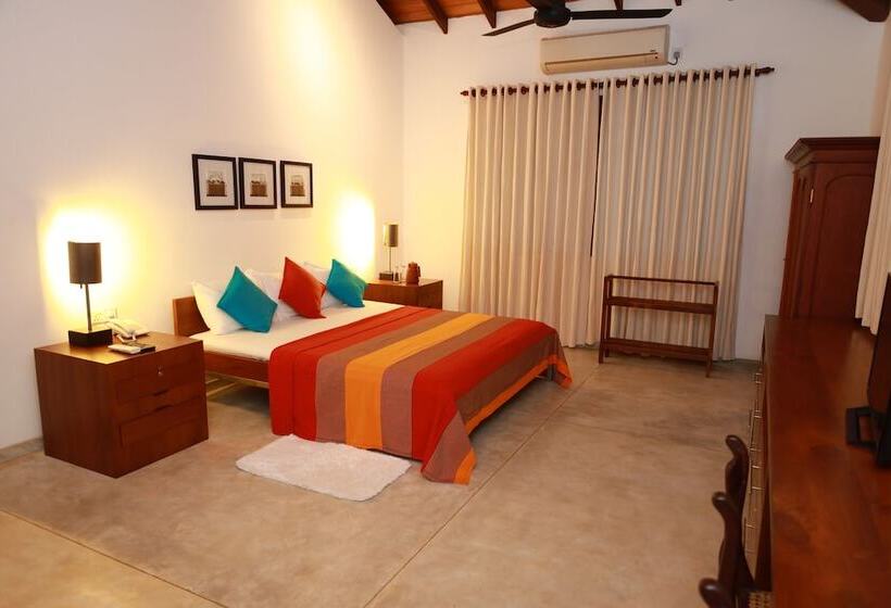 Отель The Bungalow, Makuludola Estate