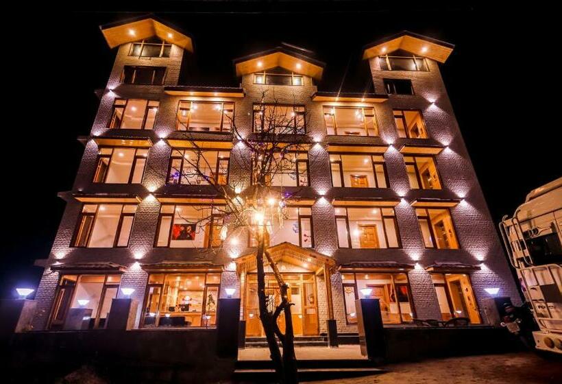 酒店 Old Smugglers With Balcony Mountain View Ac Hot And Cold Near To Hadimba Temple Near To Mall Road