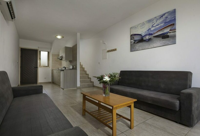 Penelope Beach Hotel Apts