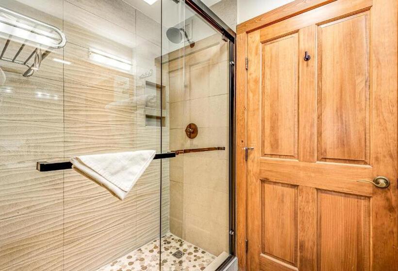 Отель Red Hawk 2276