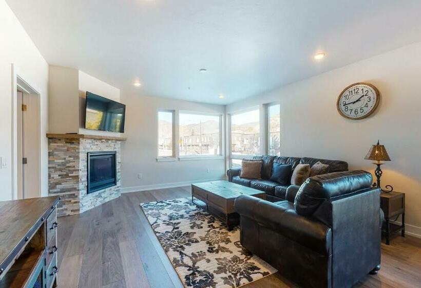 בית מלון כפרי Sail Lofts 108