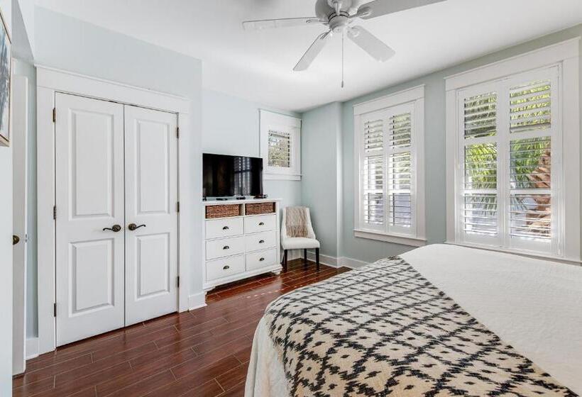 هتل Sandestin Baytowne Wharf 449 Market St Inn