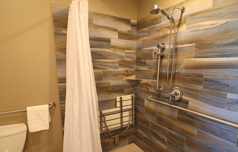 فندق Seawind Landing Country Inn