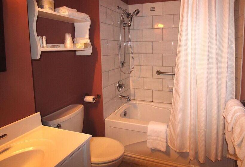 فندق Seawind Landing Country Inn