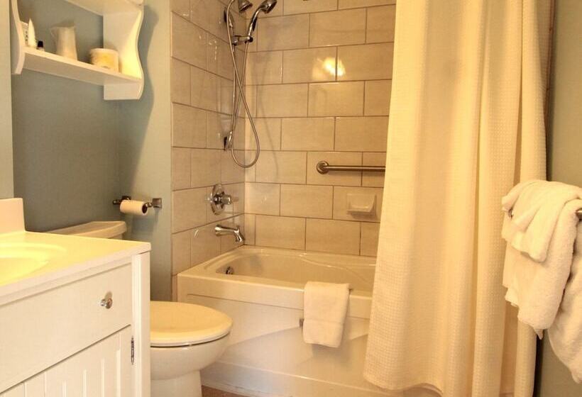 فندق Seawind Landing Country Inn