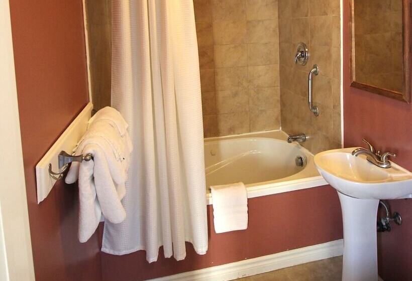 فندق Seawind Landing Country Inn