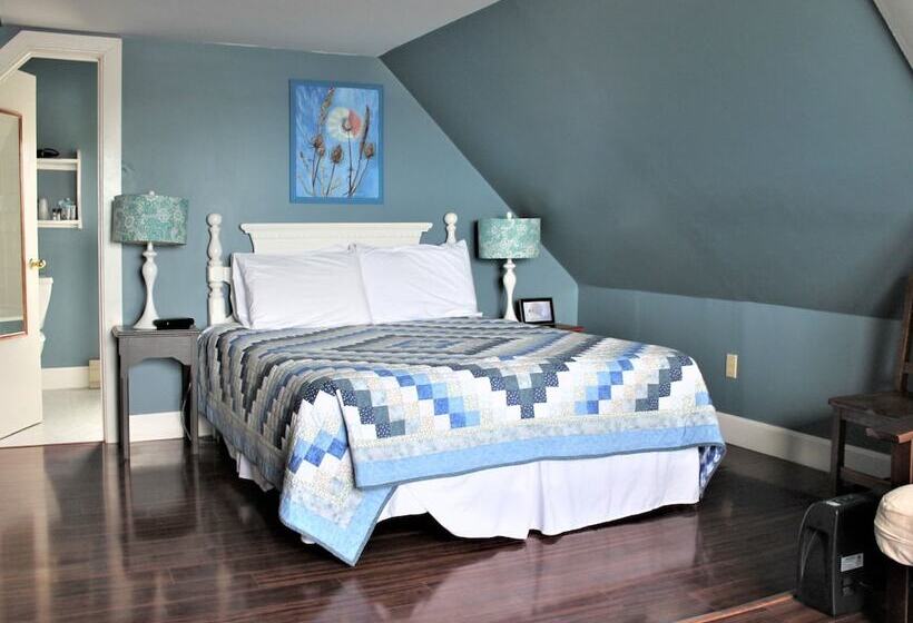 فندق Seawind Landing Country Inn