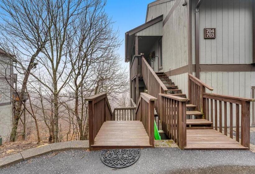 ホテル Skyleaf Villa 702