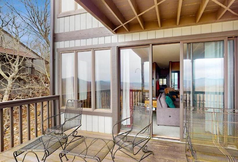 ホテル Skyleaf Villa 702